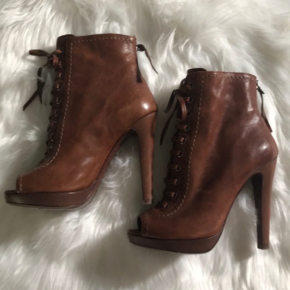 🌟2xHP🌟Miu Miu Lace Up Boots with zipper. Worn Once - Picture 5 of 8